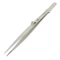 Locking Diamond Tweezers